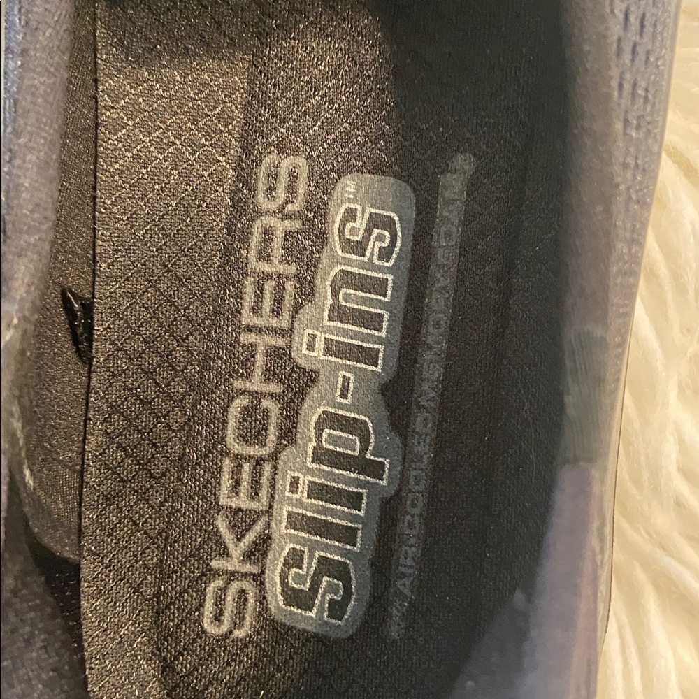 Skechers Women’s Black Slip-On Sneakers size 8.5 BNWOT - Picture 11 of 12